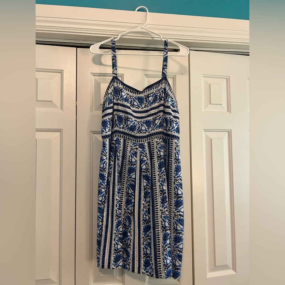 Women’s LOFT Blue and White Patterned Dress